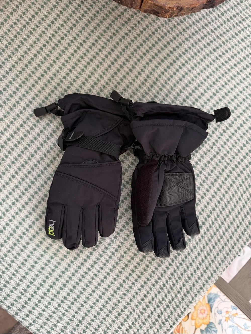 New HEAD Junior Ski Gloves in black with lime green Size Medium